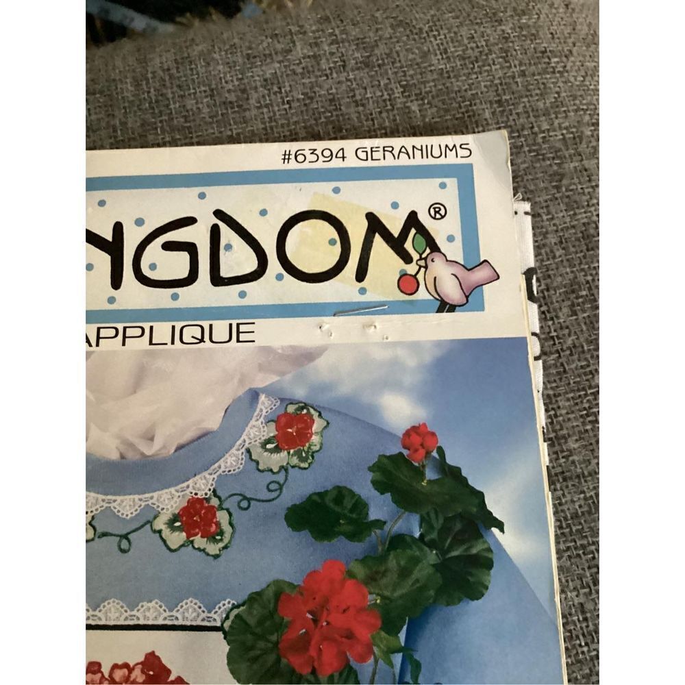Vintage Daisy Kingdom Geraniums #6394 No Sew Fabric Appliqué - Picture 7 of 7
